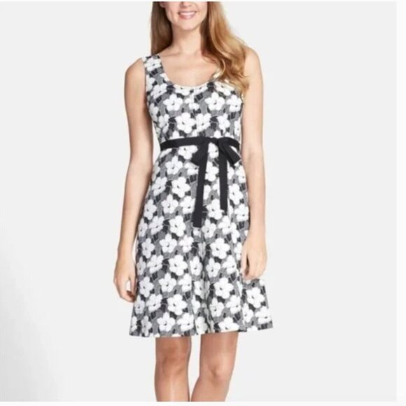 Anthropologie Dresses & Skirts - Anthropologie Tracy Reese black and white floral A-Line dress